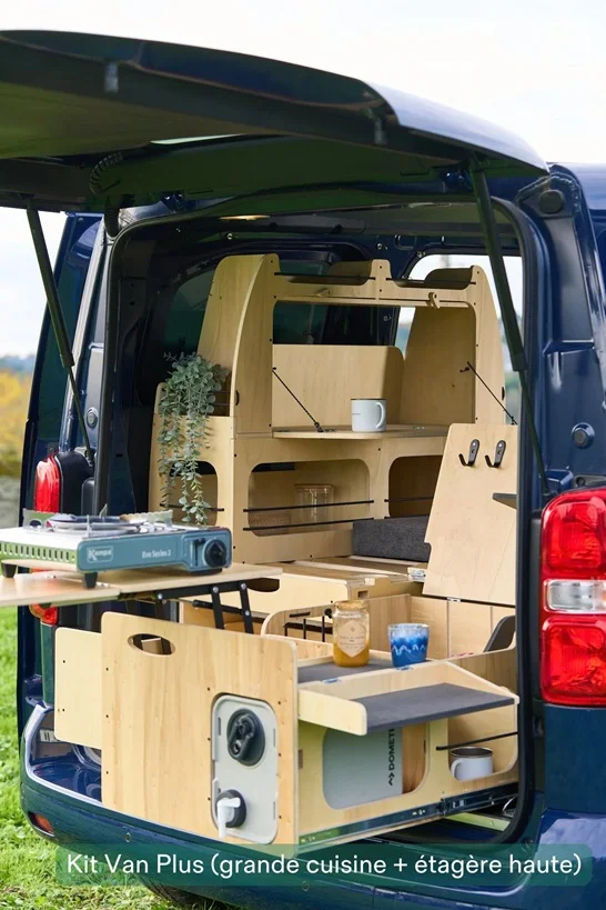 Mobikit Van installé en couchage à l'arrière d'un Mercedes Vito